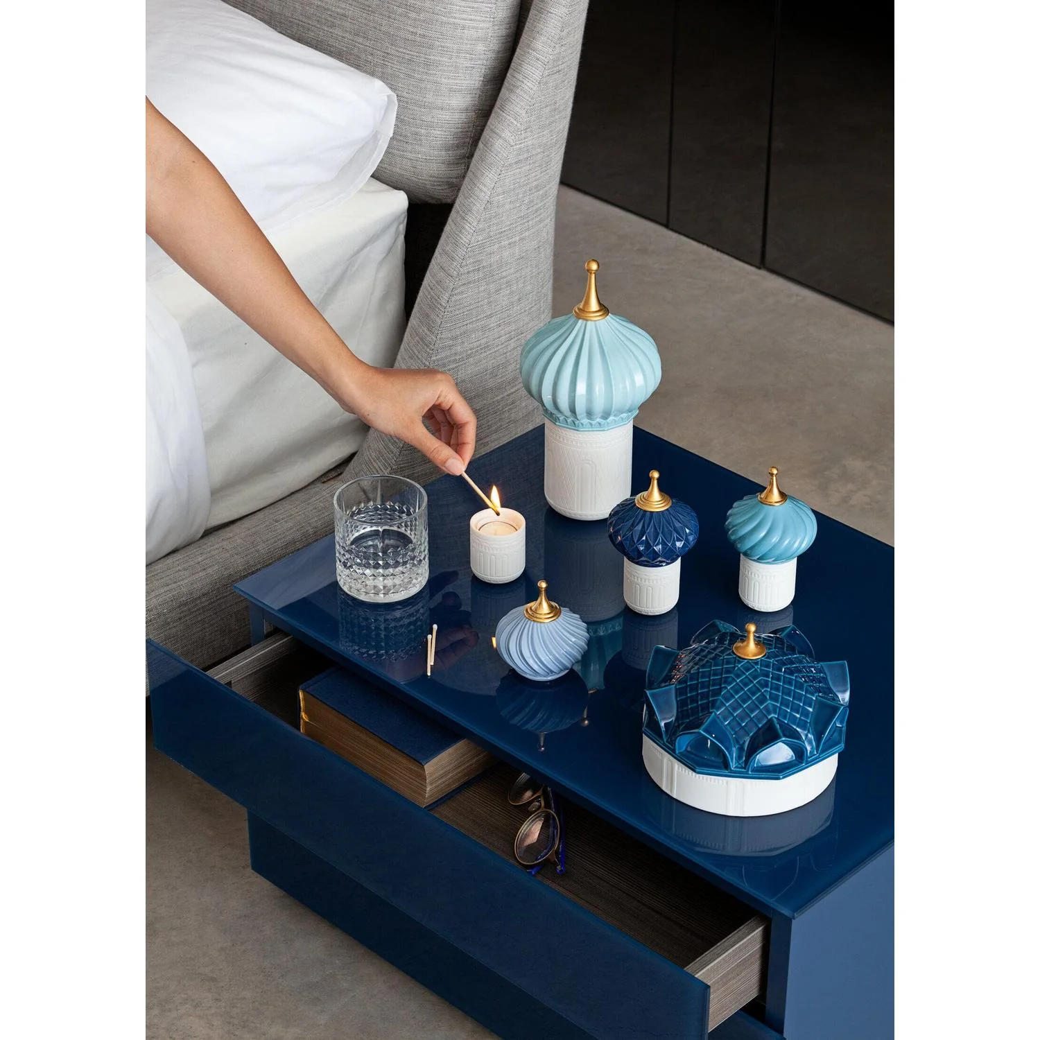 LLADRO' Candela Pinnacolo Azzurro 1001 Lights Profumo Unbreakable Spirit 13x8cm Porcellana - Image 4