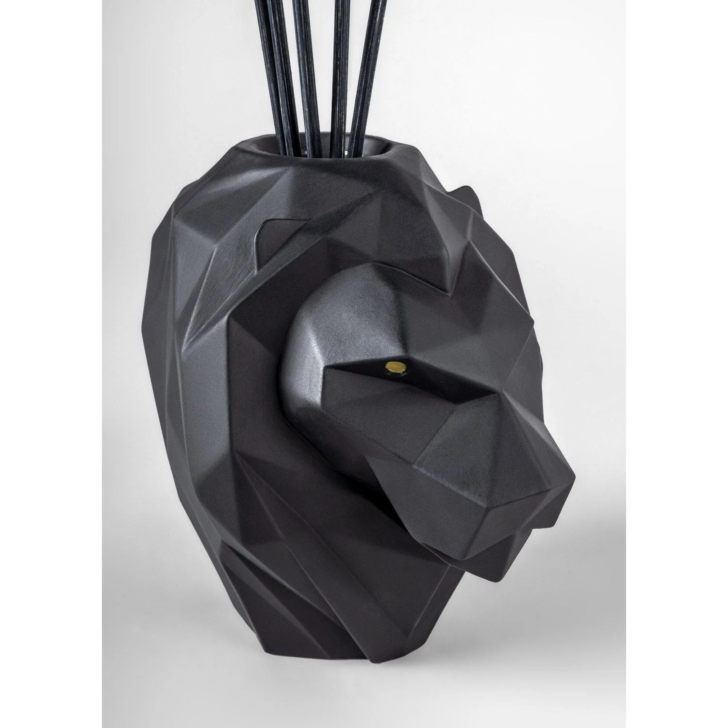 LLADRO' Diffusore Profumo Leone Unbreakable Spirit 18x14cm Porcellana - Image 5