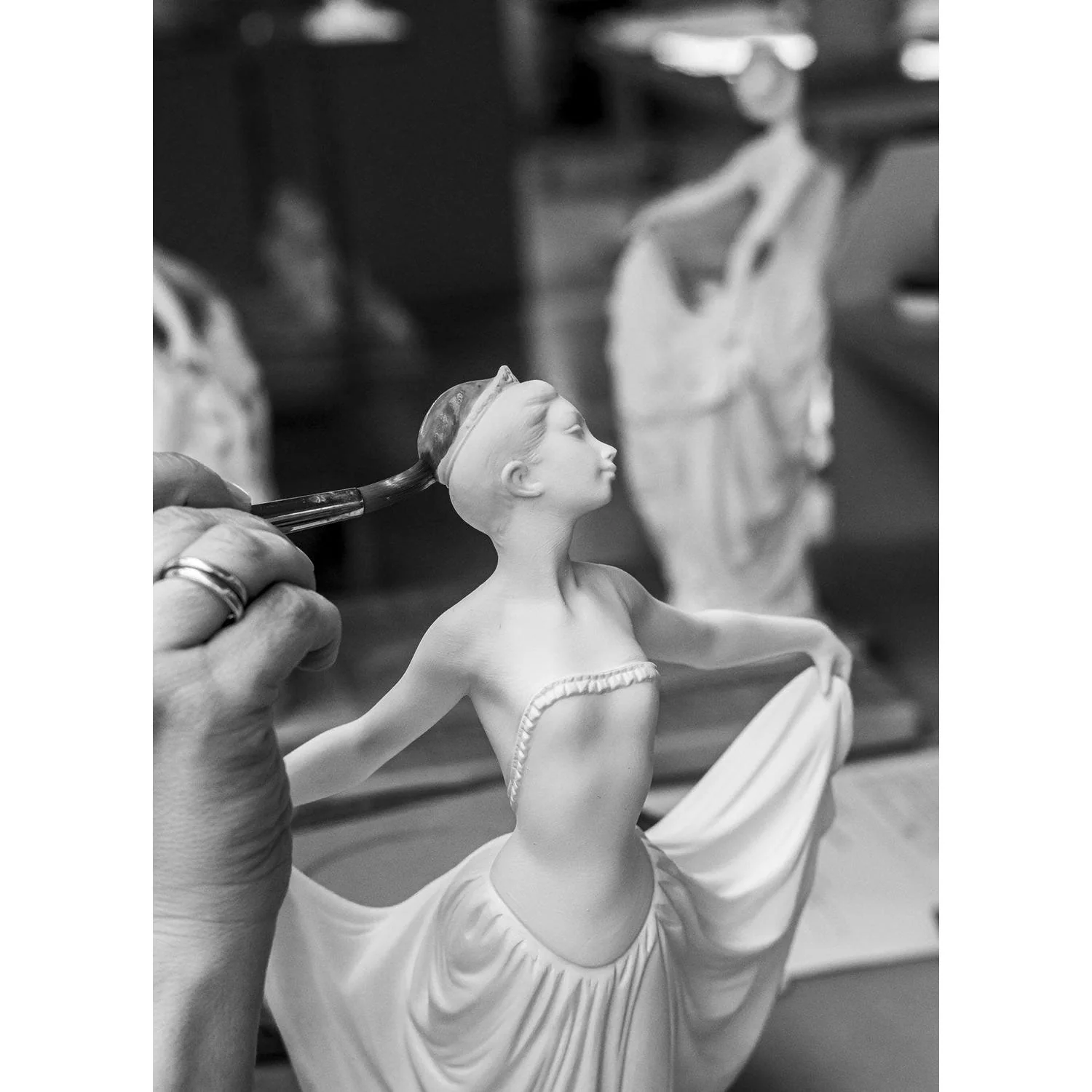 LLADRO' Figurina Ballerina 30x18cm Porcellana - Image 6