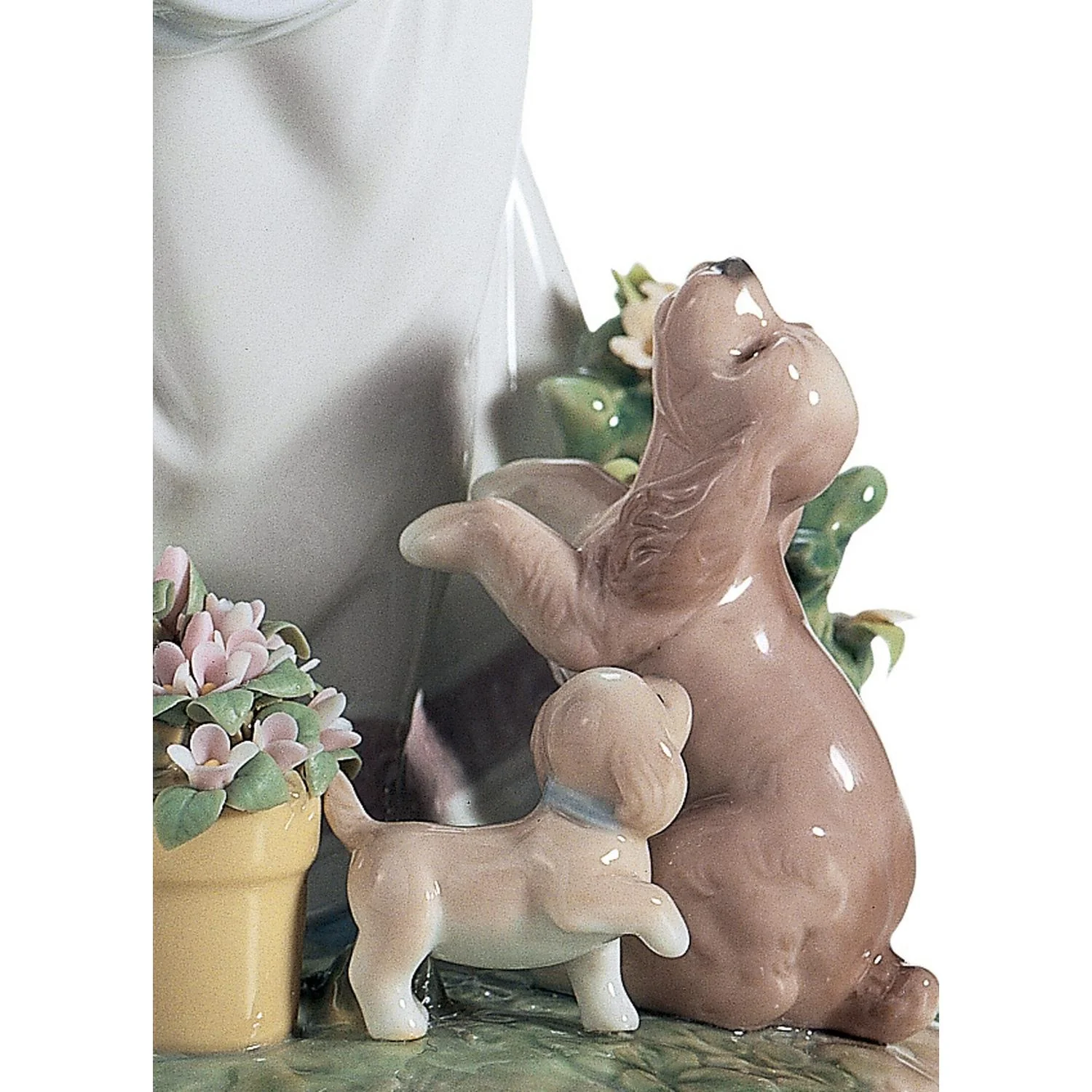 LLADRO' Figurina Bimba Coccole in Giardino 22x12cm Porcellana - Image 4