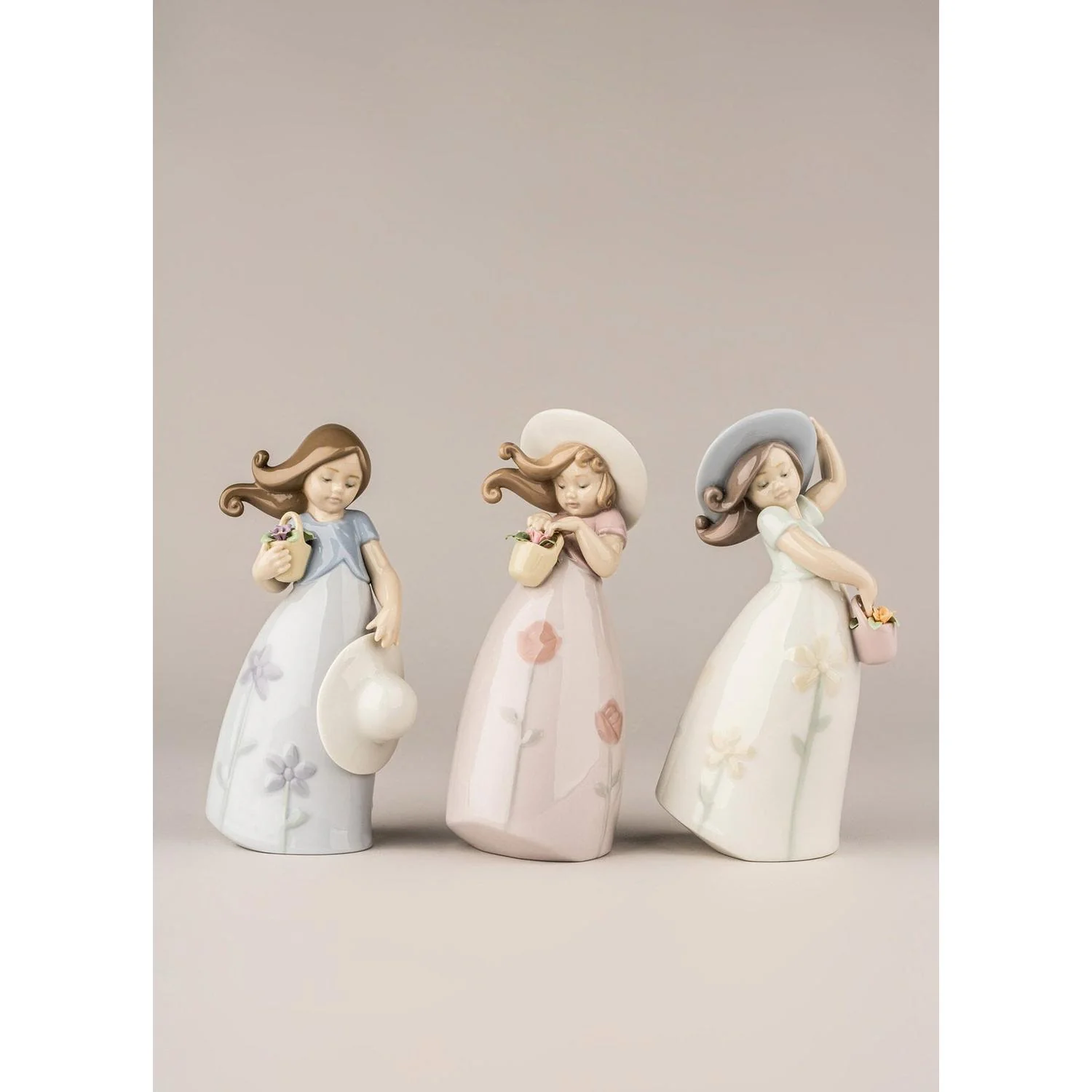LLADRO' Figurina Bimba Piccola Viola 17x9cm Porcellana - Image 4