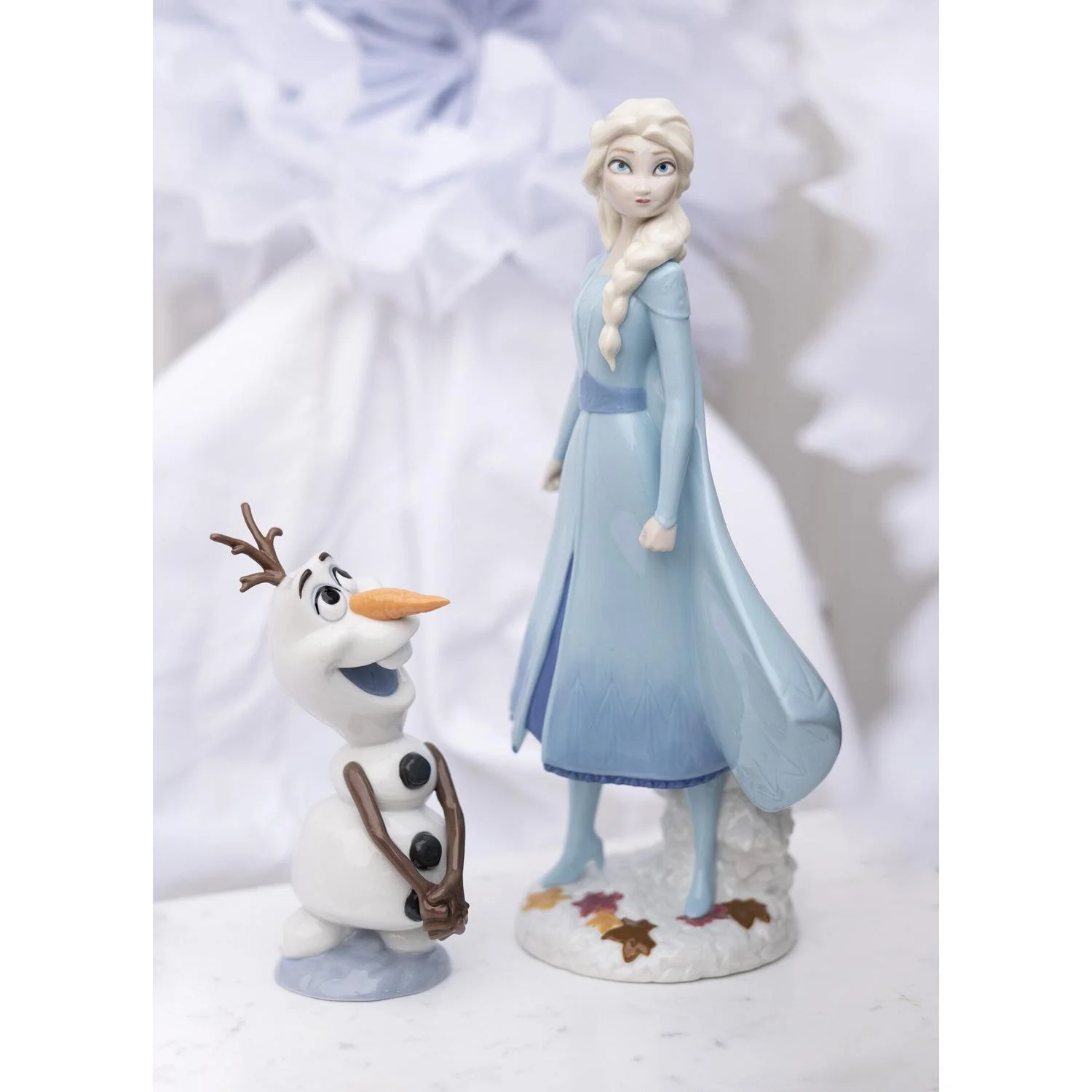 LLADRO' Figurina Elsa 29x11cm Porcellana - Image 4