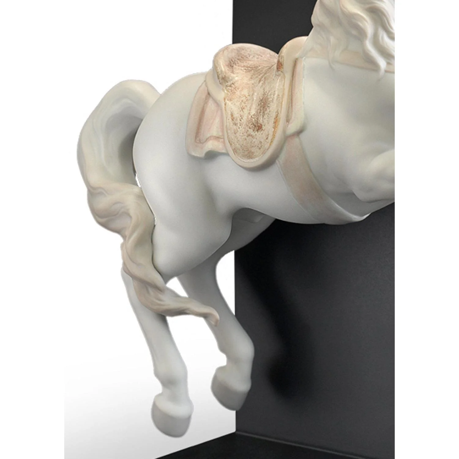 LLADRO' Lampada da Tavolo Cavallo in Courbette 53x30cm Porcellana - Image 4
