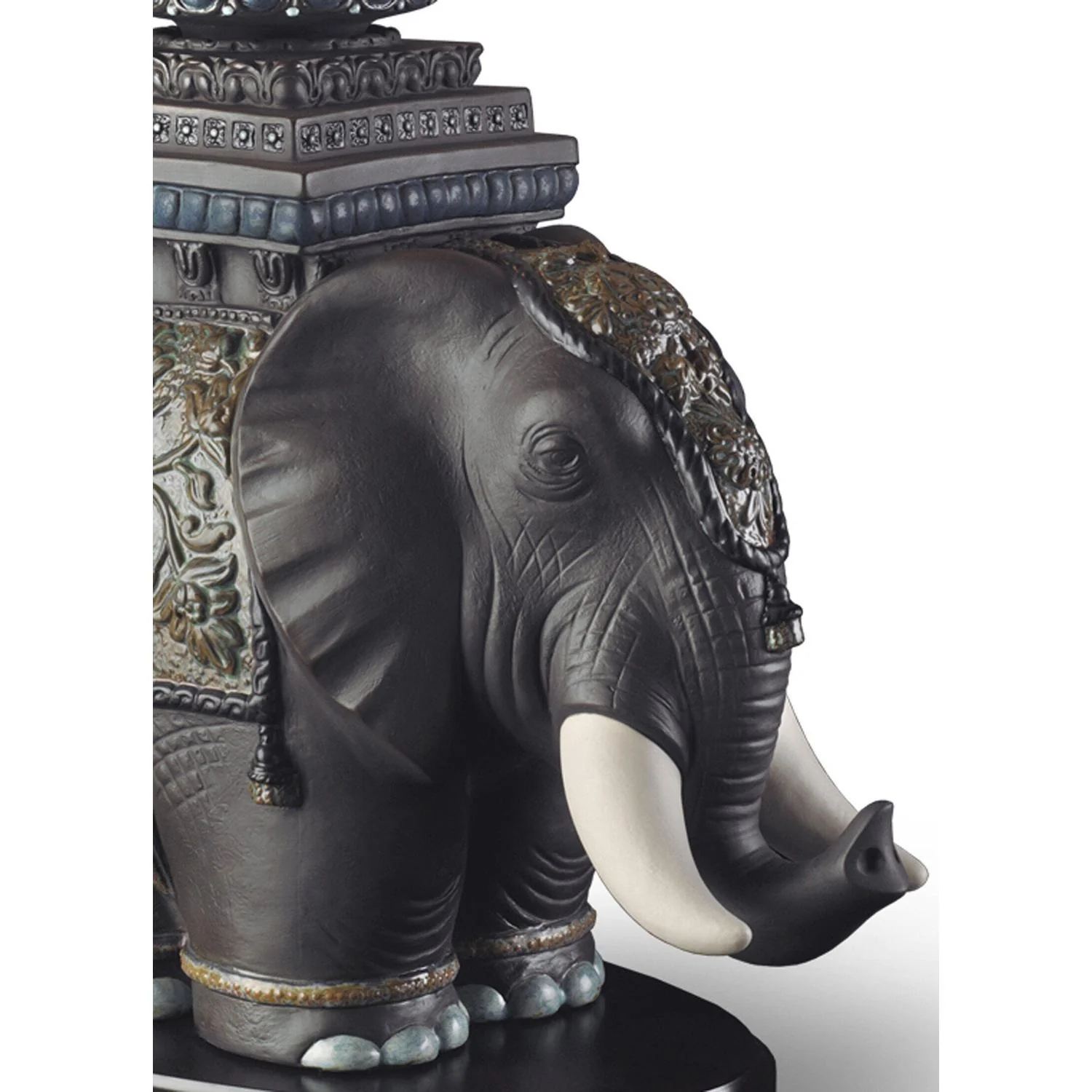 LLADRO' Lampada da Tavolo Elefante di Siam 70x50cm Porcellana - Image 4
