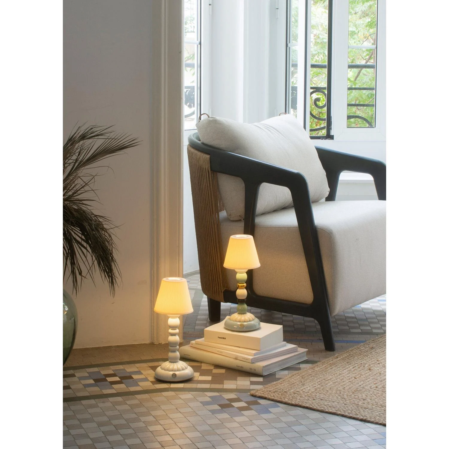 LLADRO' Lampada da Tavolo Firefly Palm Bianco 30x12cm Porcellana - Image 5