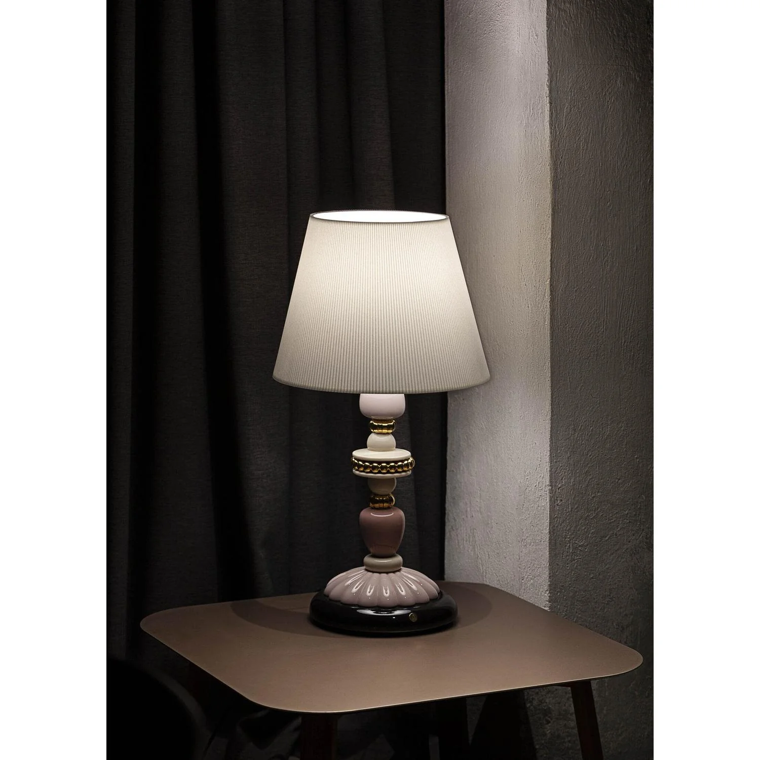 LLADRO' Lampada da Tavolo Firefly Rosa e Oro 68x35cm Porcellana - Image 3