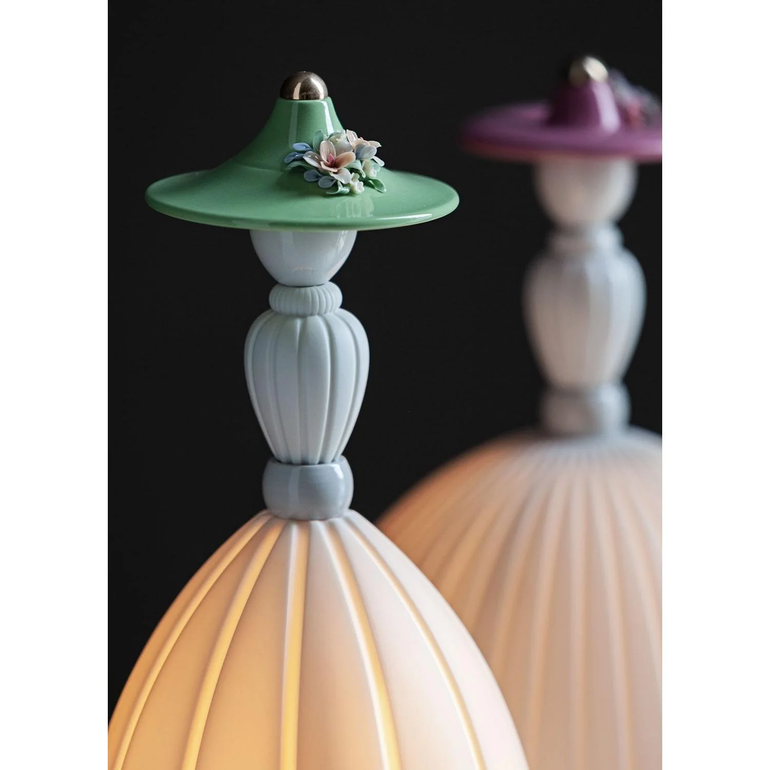 LLADRO' Lampada da Tavolo Mademoiselle Daniela 37x17cm Porcellana - Image 3
