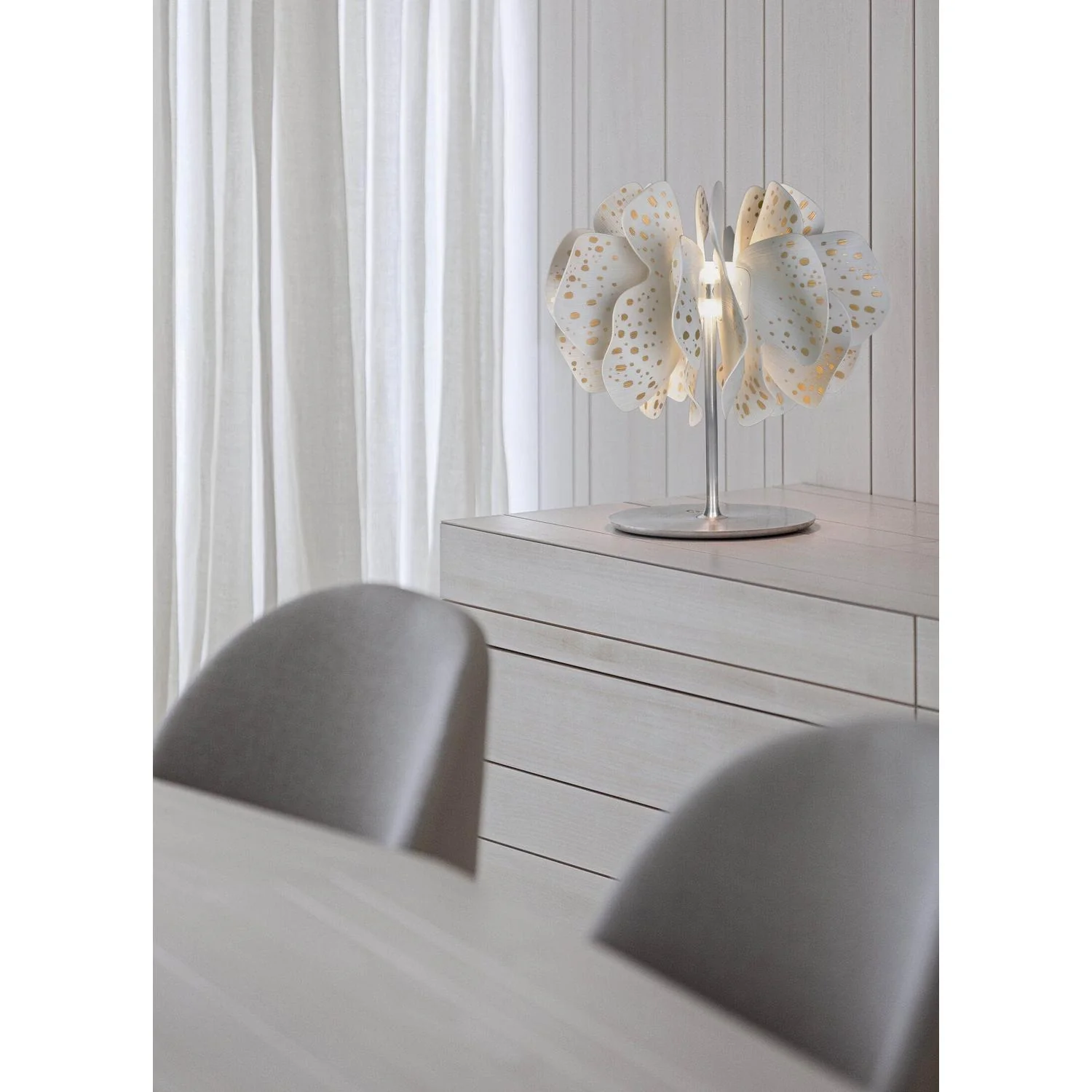 LLADRO' Lampada da Tavolo Nightbloom Bianco e Oro 47x47cm Porcellana - Image 2