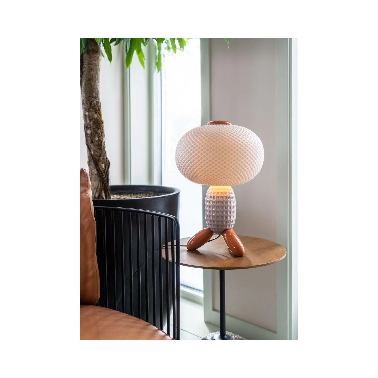 LLADRO' Lampada da Tavolo Soft Blown Rosa 41x27cm Porcellana - Image 4