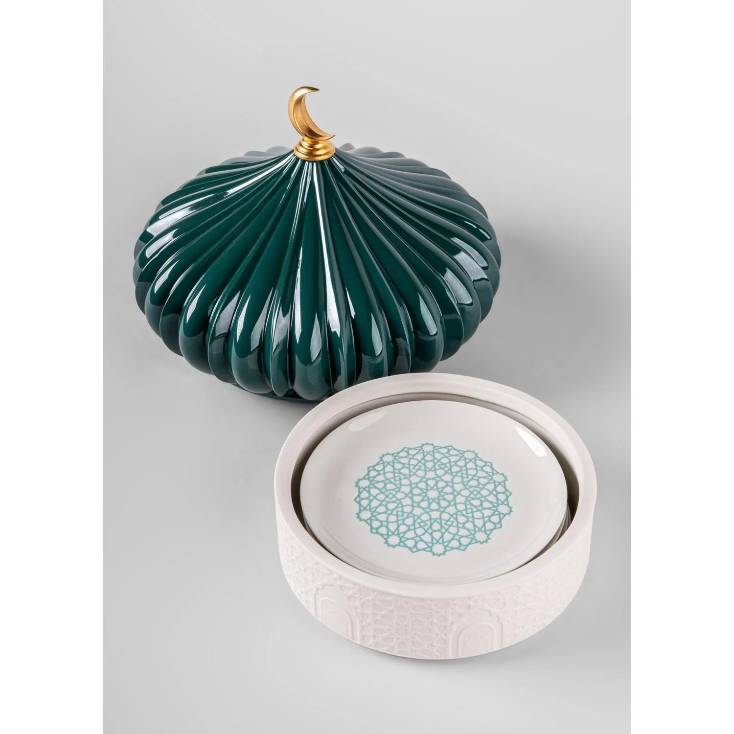 LLADRO' Scatola con Piatti Majestic Nights 23x24cm Porcellana - Image 3