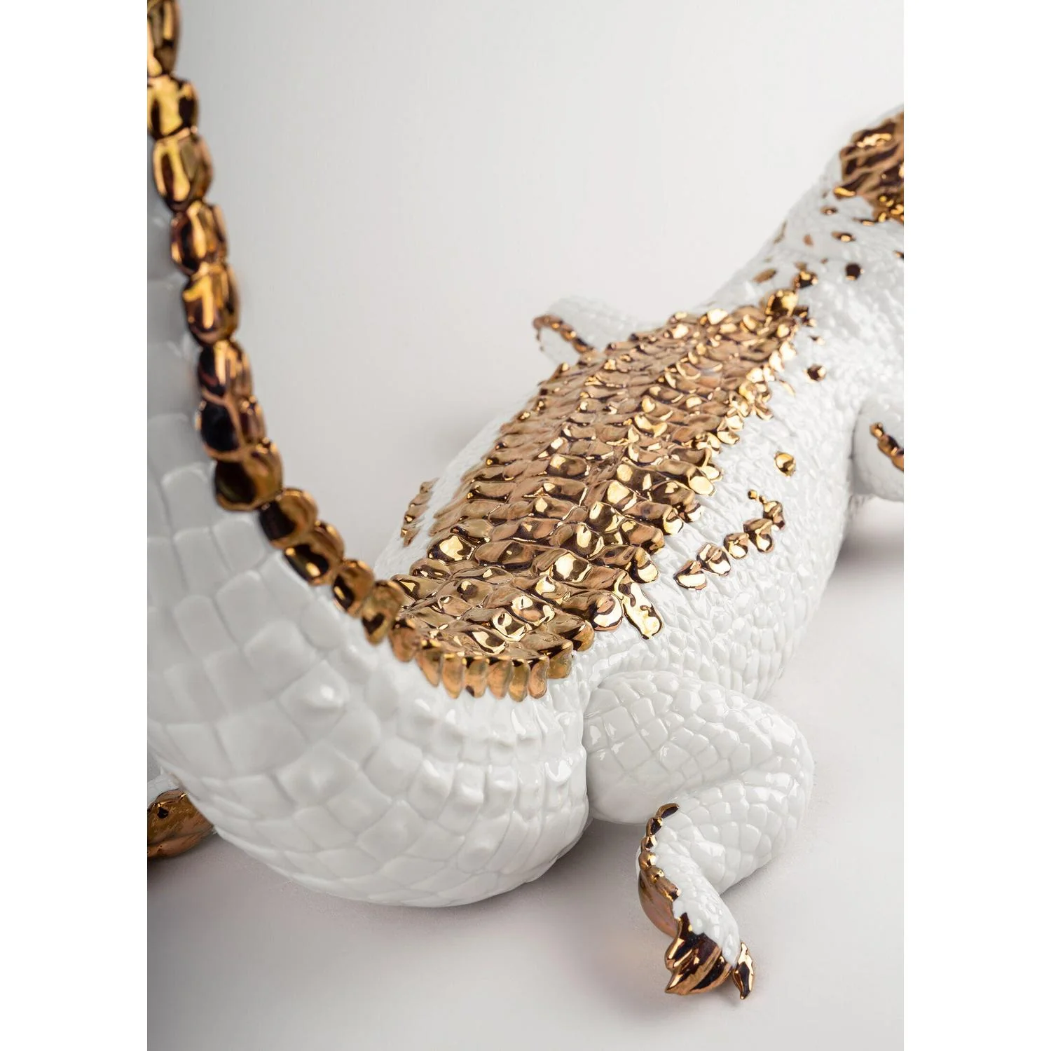 LLADRO' Scultura Coccodrillo Bianco Rame 39x68cm Porcellana - Image 5