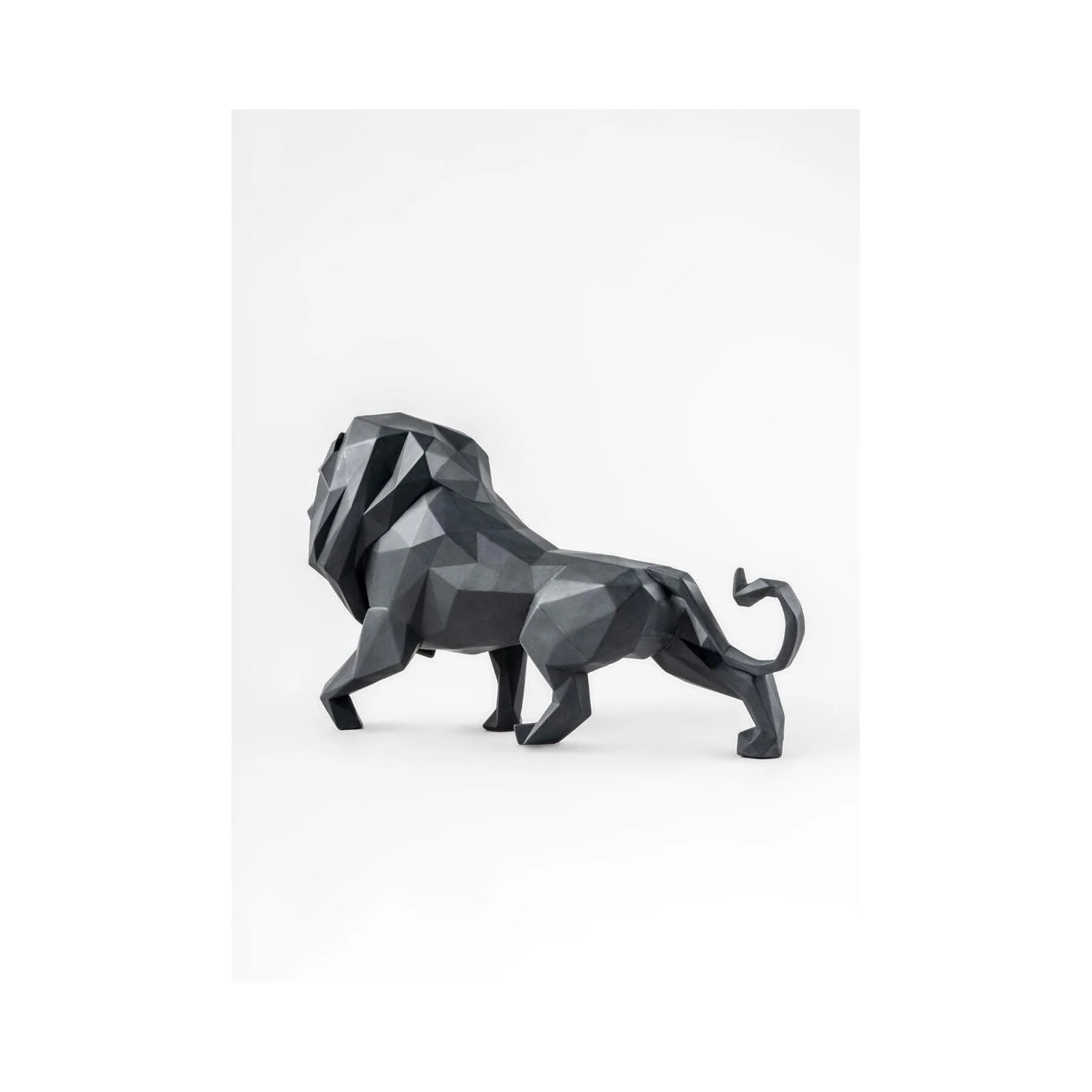 LLADRO' Scultura Leone Nero Opaco 25x48cm Porcellana - Image 3