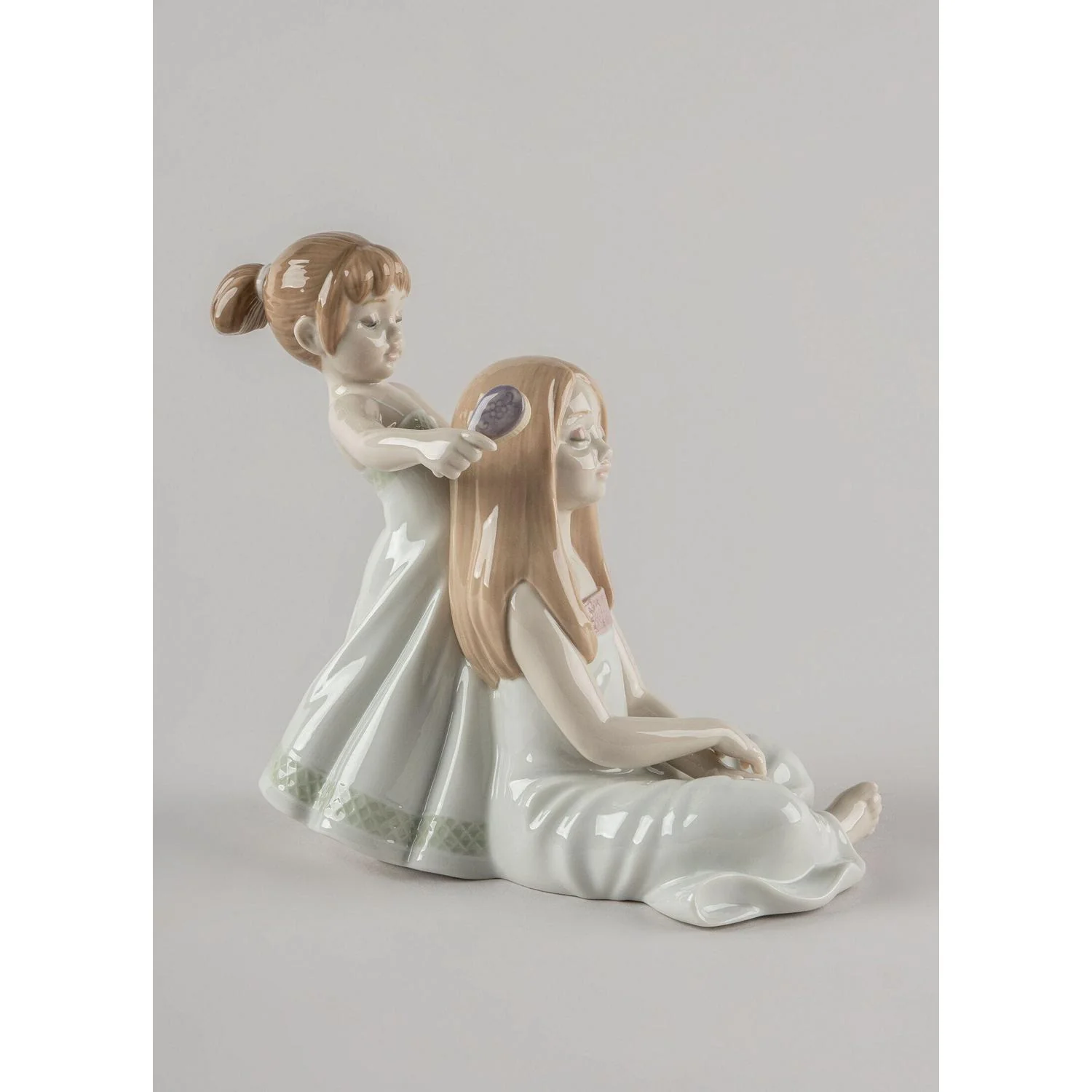 LLADRO' Scultura Pettino I Tuoi Capelli 21x24cm Porcellana - Image 3