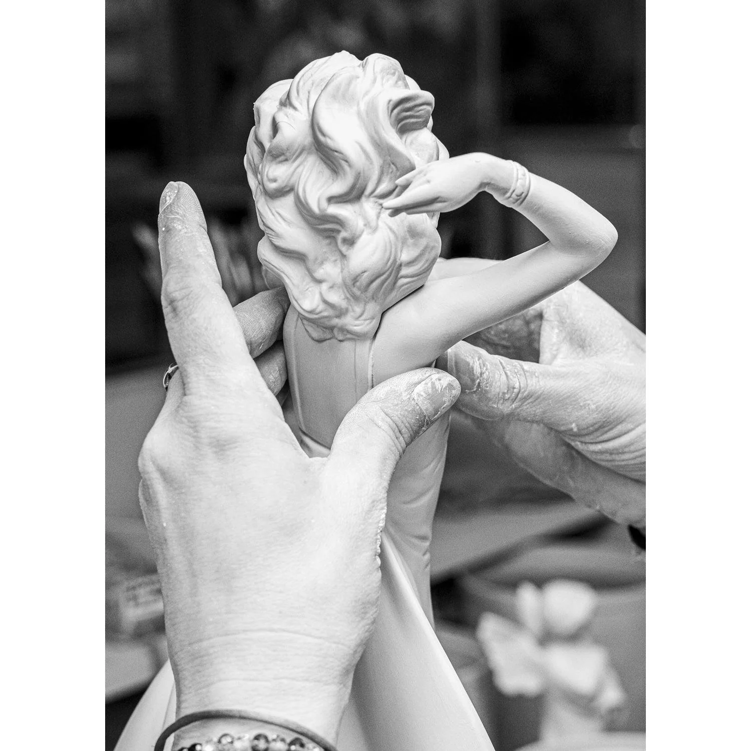 LLADRO' Scultura Spirito Etereo 35x16cm Porcellana - Image 8