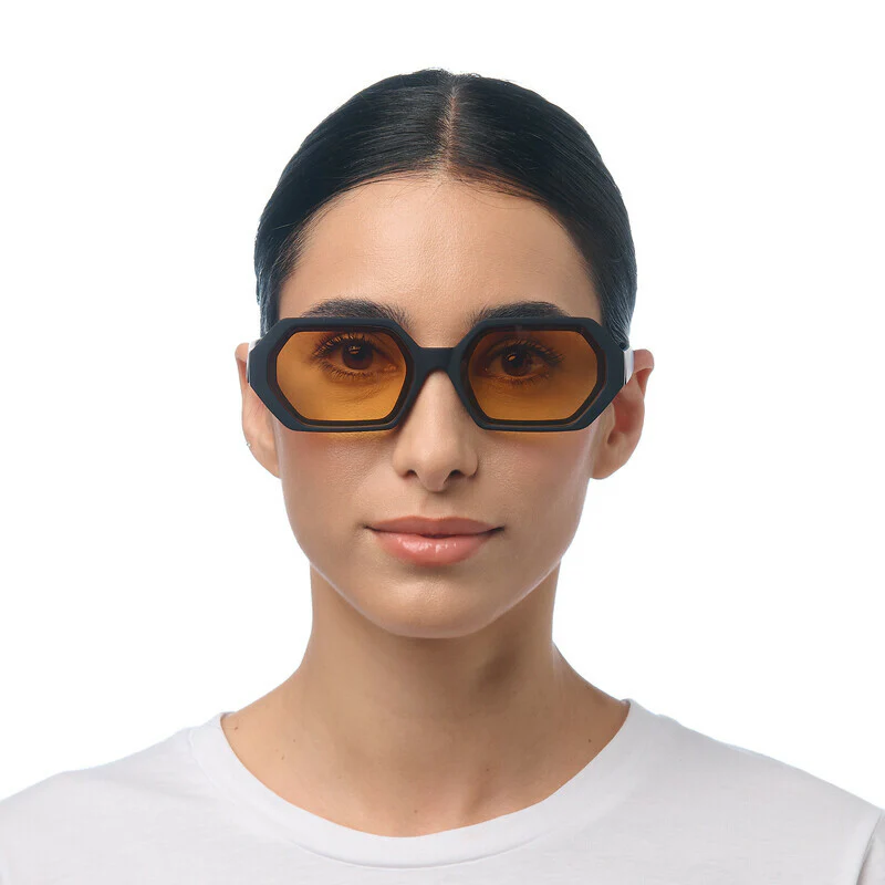 OKKIA Andrea Occhiali da Sole Unisex Esagonale Nero Gradiente Giallo - Image 3
